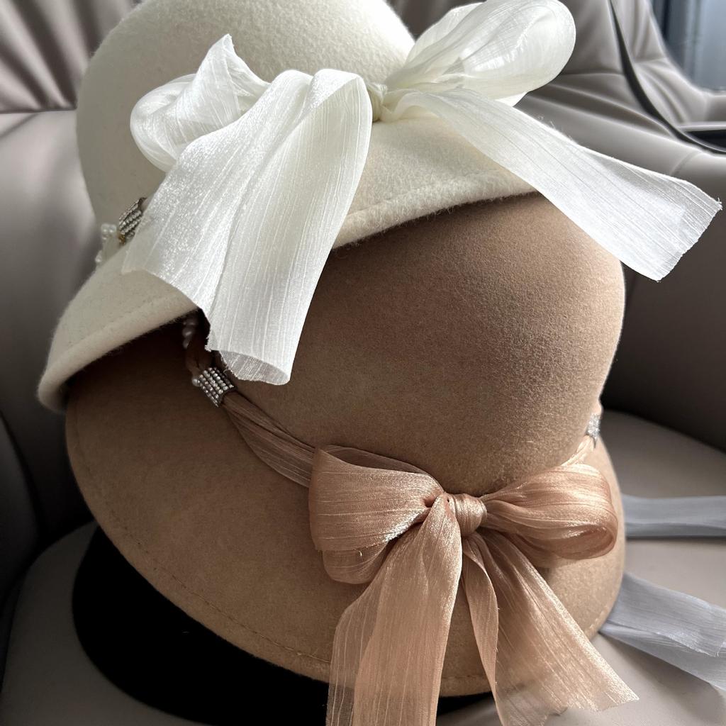 Elegante Hepburn-Stil Zylinderhut für Damen, Netzschleife Herbst und Winter neuer Stil Französisch Retro Kleiner Duft Stil Wollhut