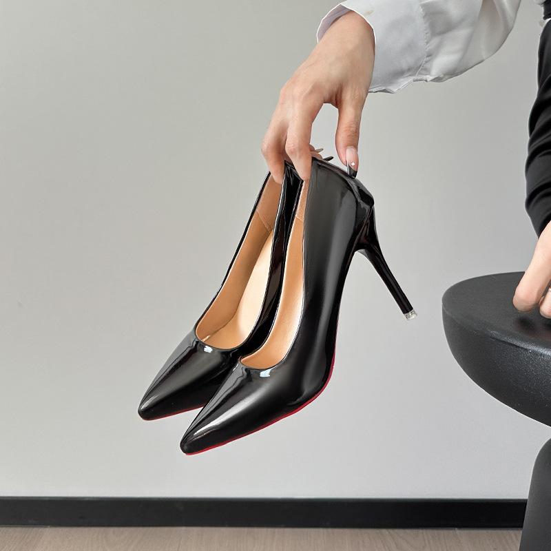 High heels, thin heels, femininity, autumn fashion, high sense, large size nude patent leather, not tired feet, light mouth single shoes