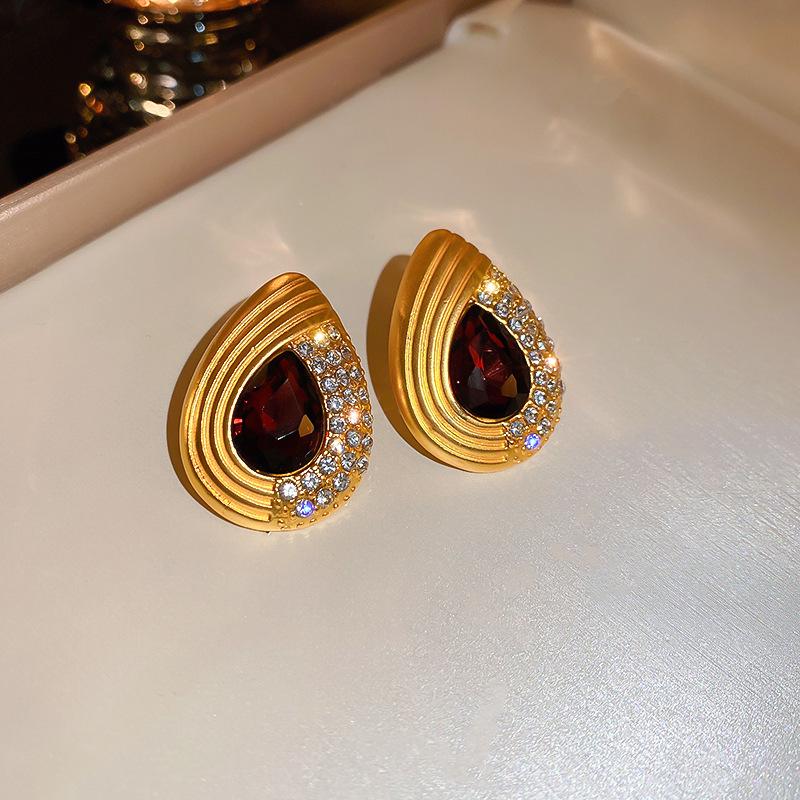 Vintage French-Style Silver Needle Earrings - Women's Elegant Studs with Retro Court Charm