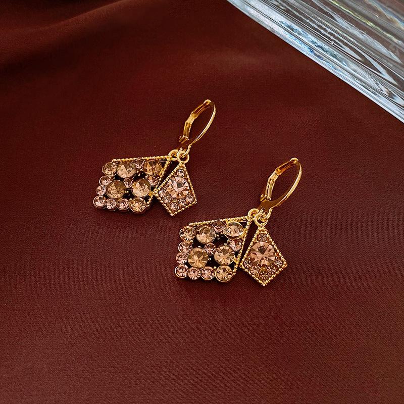 European and American Diamond-set Oval Earrings Retro Earrings Niche Light Luxury High-end Earrings Women