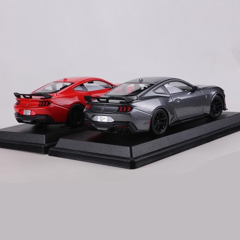 Maisto 1:24 2024 Ford Mustang Dark Harse Die-cast Alloy Car Model Toy Collectible Ornament