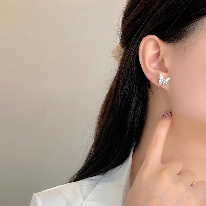 Temperament Butterfly Earrings for Women with Unique Niche High-end Design Exquisite Fashionable Earrings