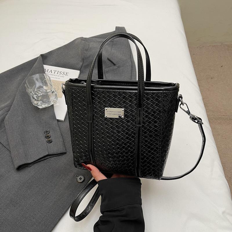 Summer new versatile shoulder messenger bag small bag women's handbag bucket bag