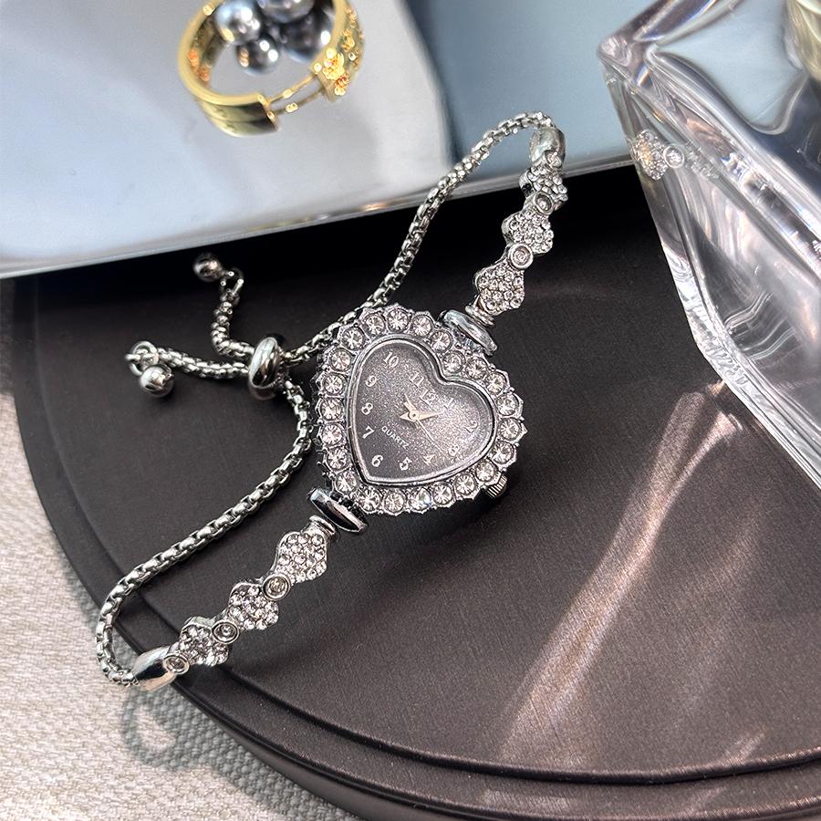 New Fashion Heart-shaped Ribbon-Strap Diamond-Studded Flower Watch for Women with Adjustable Bracelet