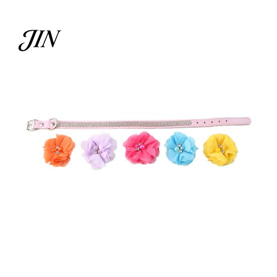 Adjustable Pet Collar Cute Flower Collar, Rhinestone Cat with 5 Break-resistant Interchangeable Flowers, Stylish for Cats Small Dogs Replaceable