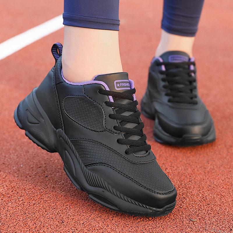 Весняно-осінні спортивні туфлі жіночі шкіряна поверхня водонепроникна товста підошва зручні повністю чорні KFC кухня нековзні робочі туфлі