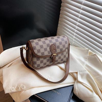 Stylische 2024 Damen Crossbody Bag mit breitem Schultergurt und floralem Design