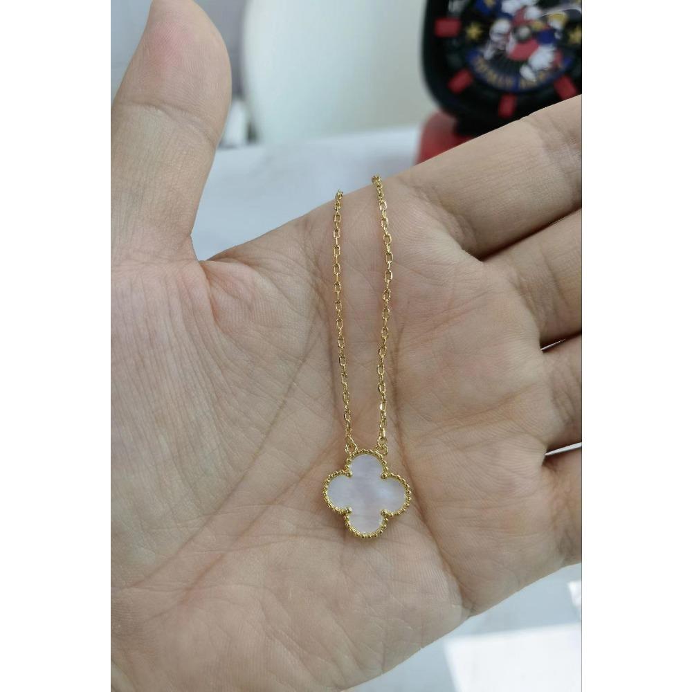 High-end Four-leaf Clover Necklace for Women 18K Rose Red Chalcedony Agate Natural White Shell Pendant Clavicle Chain