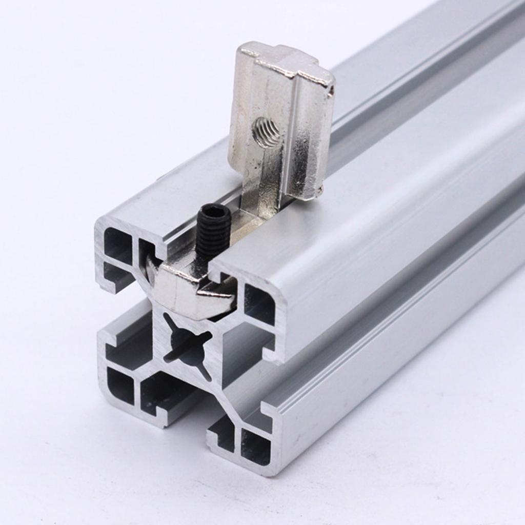 Balení 10 úhelníků Vnitřní rohový spojník se šrouby Úhelníkové spojky ve tvaru L Jednoduché použití pro profily s T-drážkou