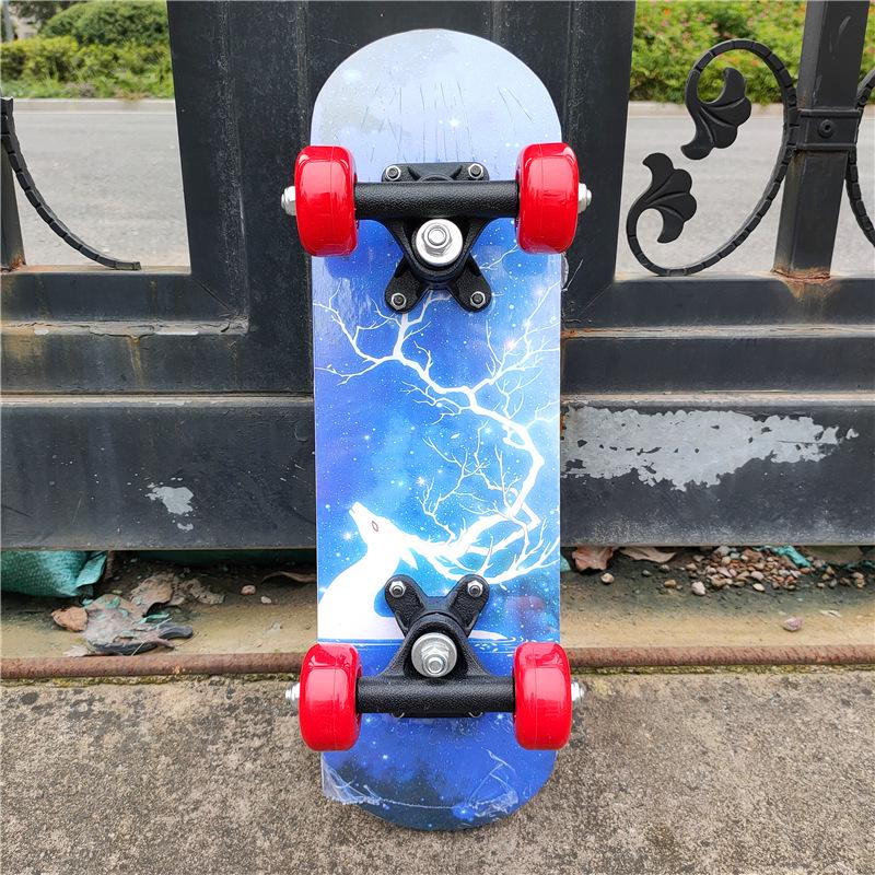 1705 Maple Double Rocker Children's Four-Wheel Skateboard with Cartoon Stickers, 43cm, Toddler Non-Slip.