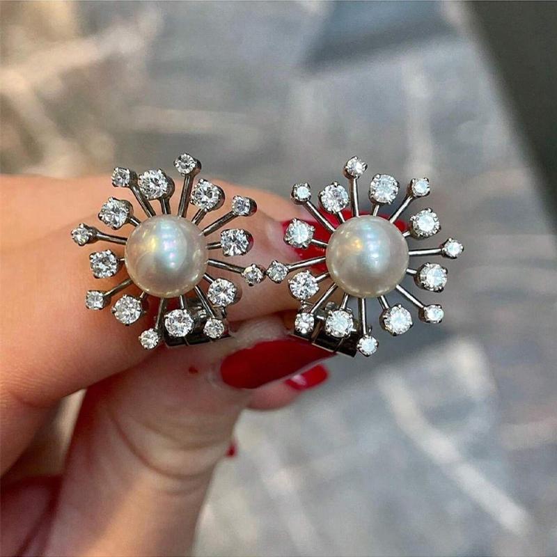 European and American fashionable women's simple snowflake pearl earrings, flower cute temperament, versatile earrings
