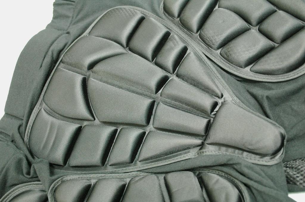 Hip protector and butt pad pants For [ADVANTAGE] snowboarding, skateboarding, biking, etc. (4, M)