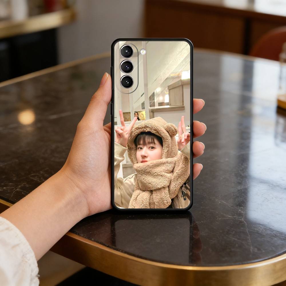 Chinese actress lusi Rosy Zhao Phone Case For Samsung S25,24,23,22,30,21,10,9,Ultra,Plus,Lite,FE,4,5 G Soft Black Case