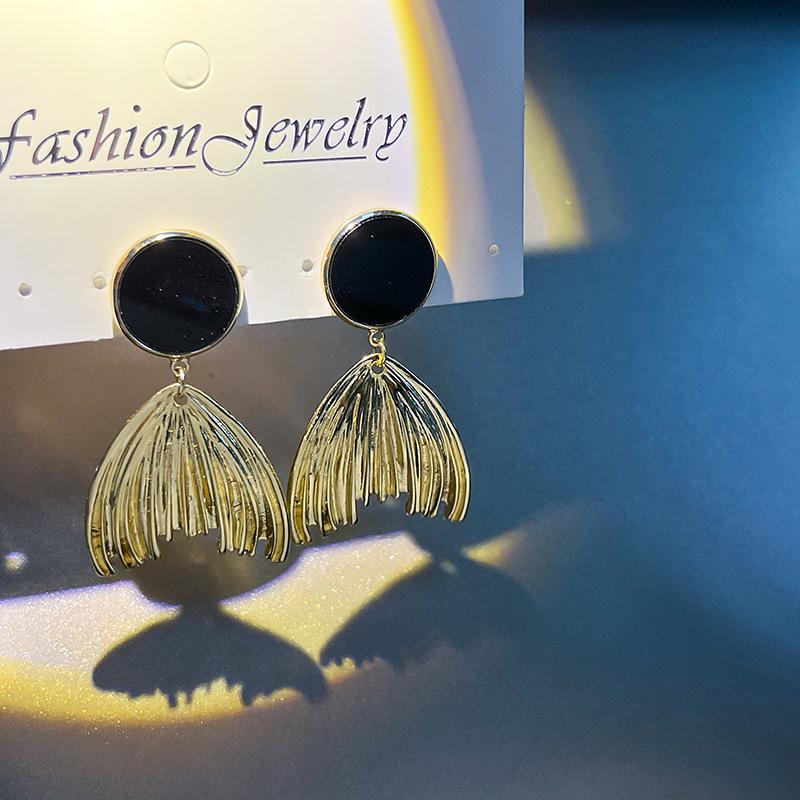 

Silver Needle Fashion Mermaid Tassel Earrings - Elegant High-End Design for Women