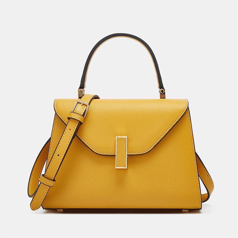 

2025 Travel Autumn/Winter Luxury Handbag: Elegant Black & White Versatile Shoulder/Crossbody Bag