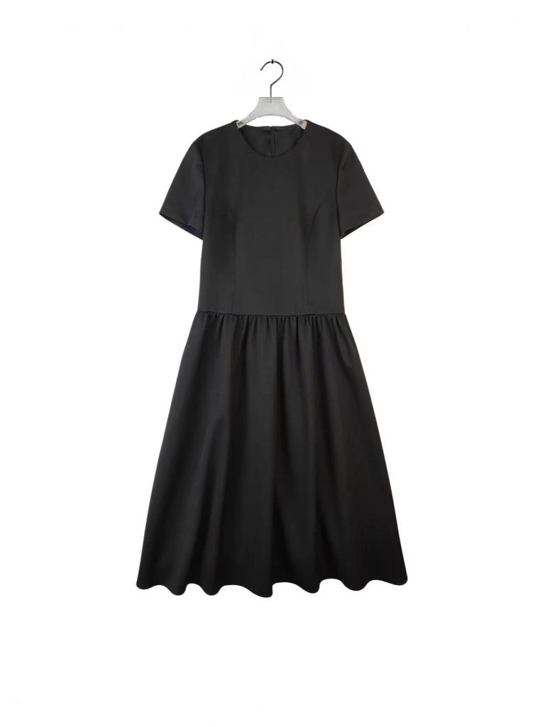 Women's Stylish Waist-Cinched Mid-Length Round Neck Dress