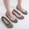 Breathable and Comfortable Old Beijing Cloth Shoes, Casual Slip-on Shoes for Women, Mother's Shoes, Fashionable Flying Woven Cloth Shoes