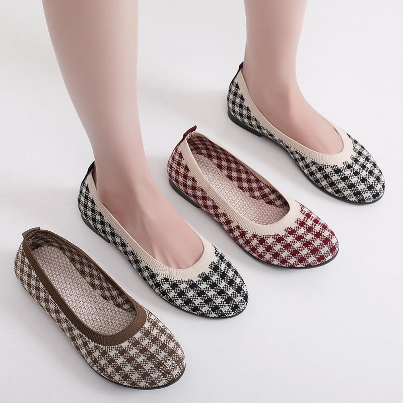 Breathable and Comfortable Old Beijing Cloth Shoes, Casual Slip-on Shoes for Women, Mother's Shoes, Fashionable Flying Woven Cloth Shoes