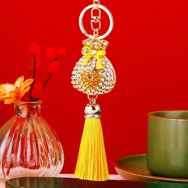 Heartshaped Crafted Beautifully Tassel Keyring In Variety Of Colors For Memorable Moments Gifting