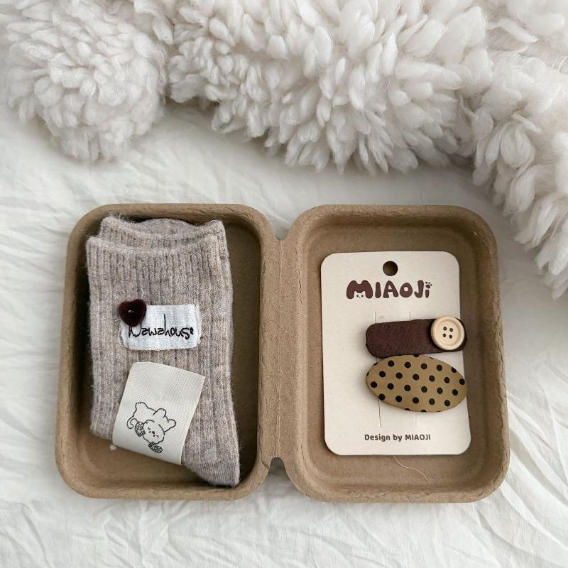 

Colorful, Irregular-shaped Button Autumn and Winter Thickened Warm Wool Socks in Solid Color, Mid-tube, Pile Up for Children 1 pair