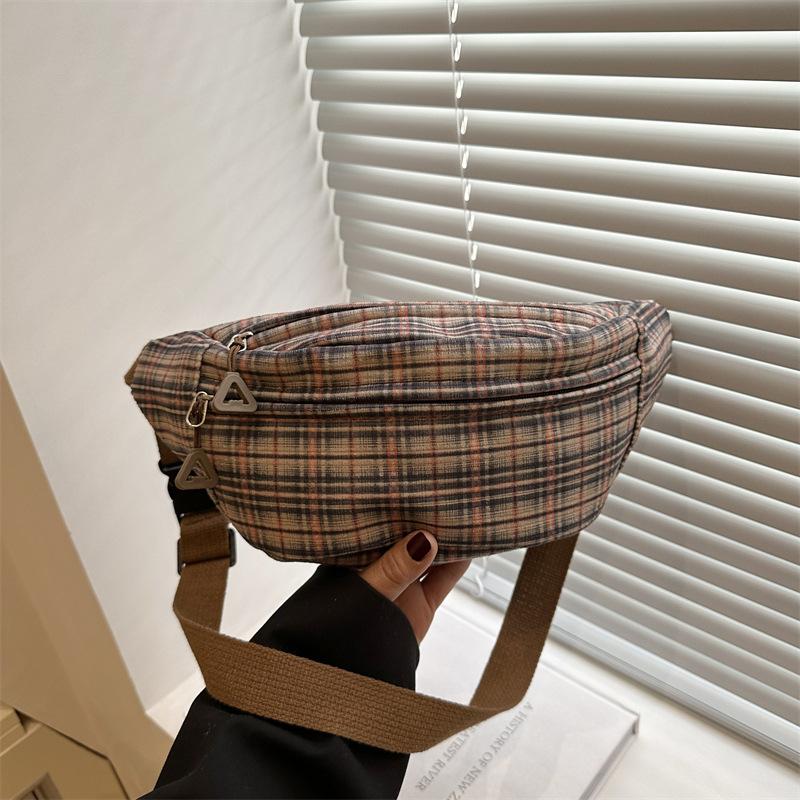 2025 Autumn New Retro College Style Plaid Foreign Style Personalized Plaid Trend Large Capacity Breast Bag Women's Fanny Pack