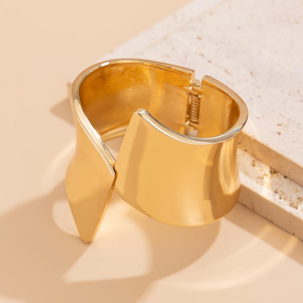 Übertriebenes Unregelmäßiges Quadratisches Offenes Armreif-Set - Europäischer & Amerikanischer Stil