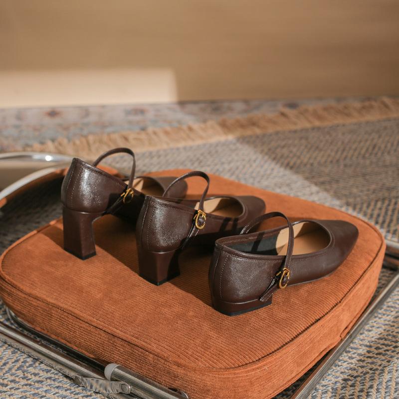 Weiches Schaffell Dicke Ferse Einzelne Schuhe Damen Quadratischer Kopf 2025 neue große Größe Mary Jane Schuhe kleine Größe Französisch vielseitig leichte Mündung einzelne Schuhe