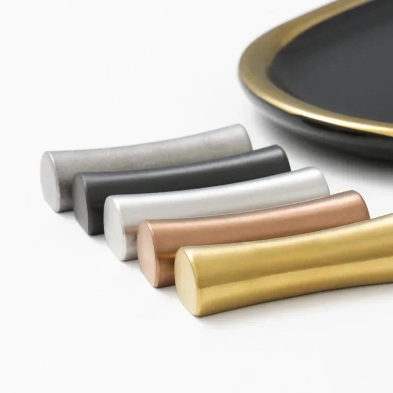 1 Stück Gold Kissenform Essstäbchenablage 304 Edelstahl Solide Essstäbchenständer Zuhause Restaurant Hotel Messer Gabel Geschirrständer