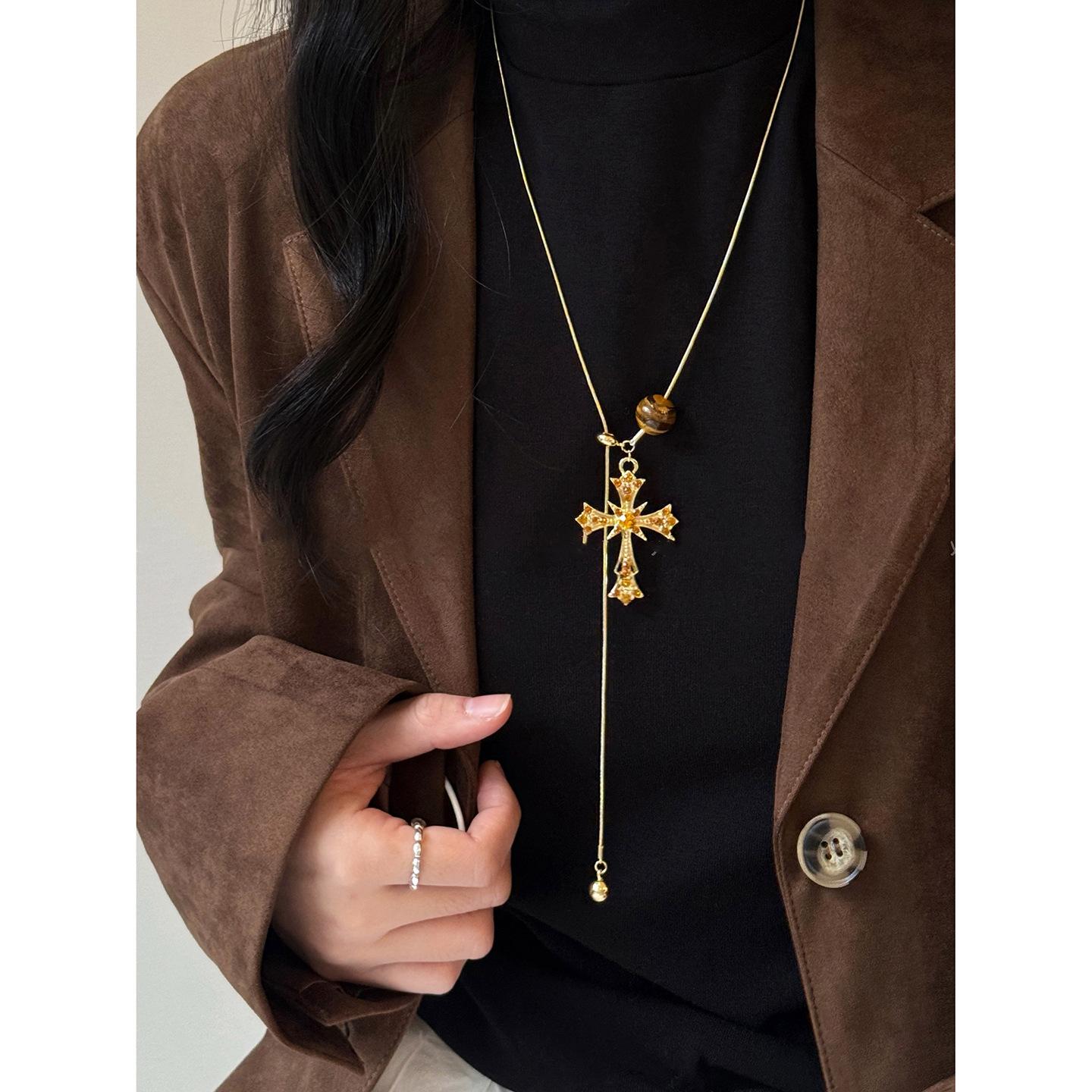 Ретро темперамент бриллиантовое круглое камневое крестовое ожерелье дизайнерское чувство цепочка для свитера ожерелье