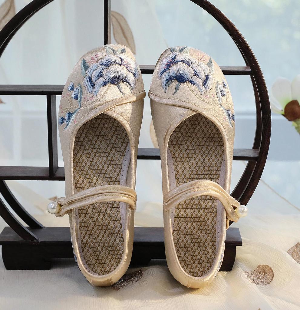 Bingning 2024 Retro Chinese Qipao Embroidered Cloth Shoes