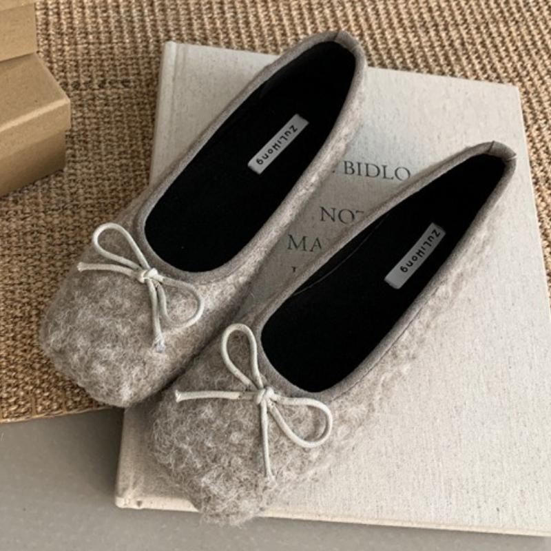 Fashion Autumn Fashion Warm Fluffy Flat Mary Jane Shoes Women Sweet Bow Decoration Designer Shoes Comfort Square Toe Shallow Casual Shoe