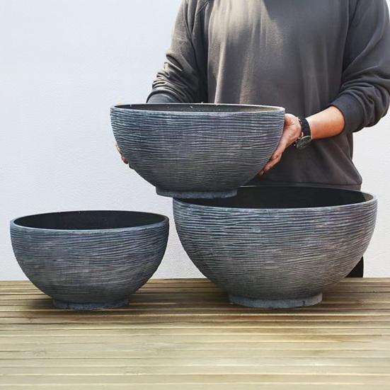 Plant Pot with Drainage, Resin Planter for Indoor Outdoor Plants, Medium Flower Pots for Patio, Balcony Garden Decor