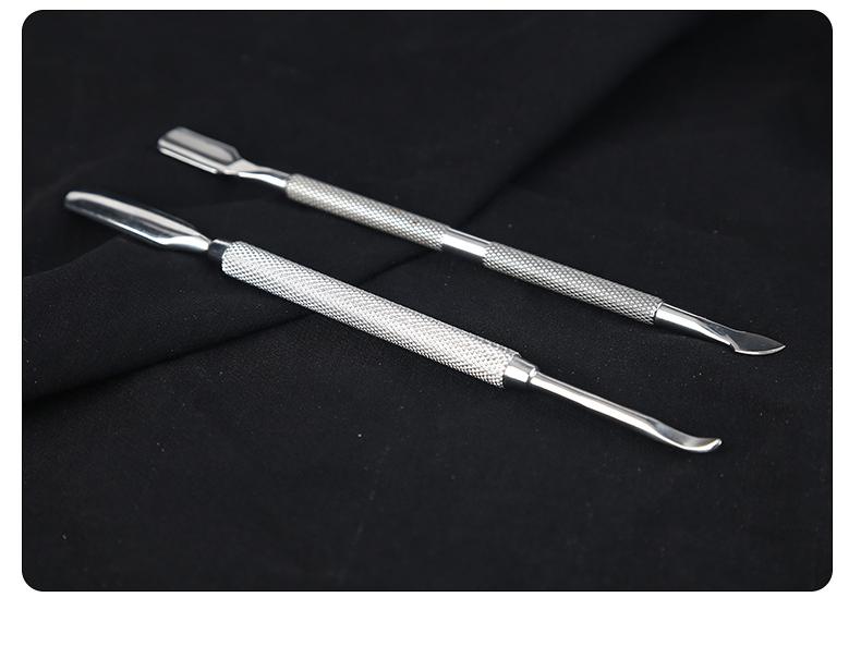 Doppelköpfiger Nagelhautschieber & Nagelschaber aus Edelstahl