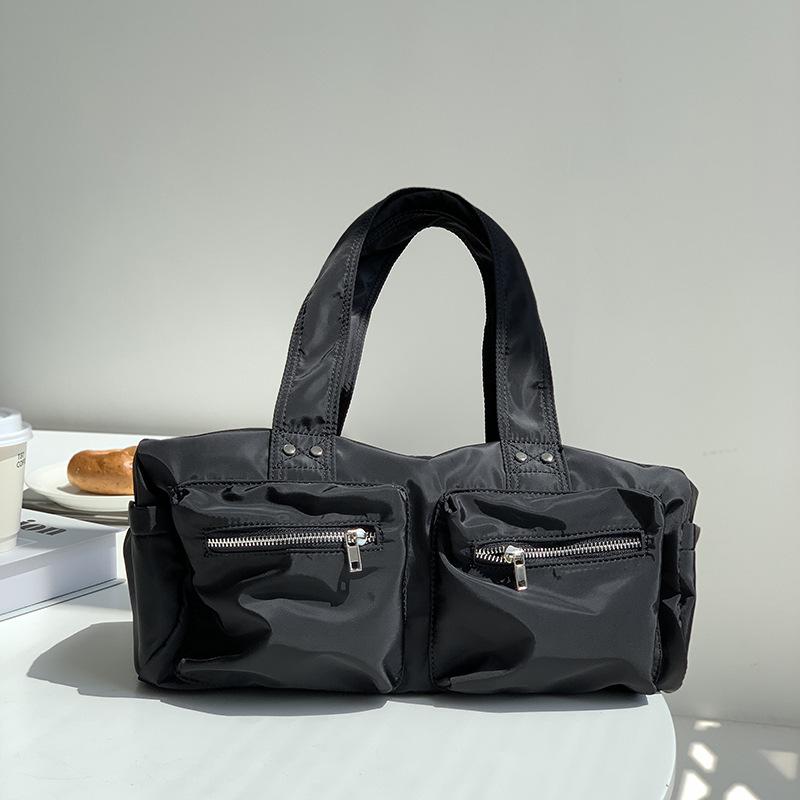 

Nylon Multi Pocket Armpit Bag for Short Distance Travel, Large Capacity Commuting Tote Bag, Korean Version Cylindrical Shoulder Bag чёрный
