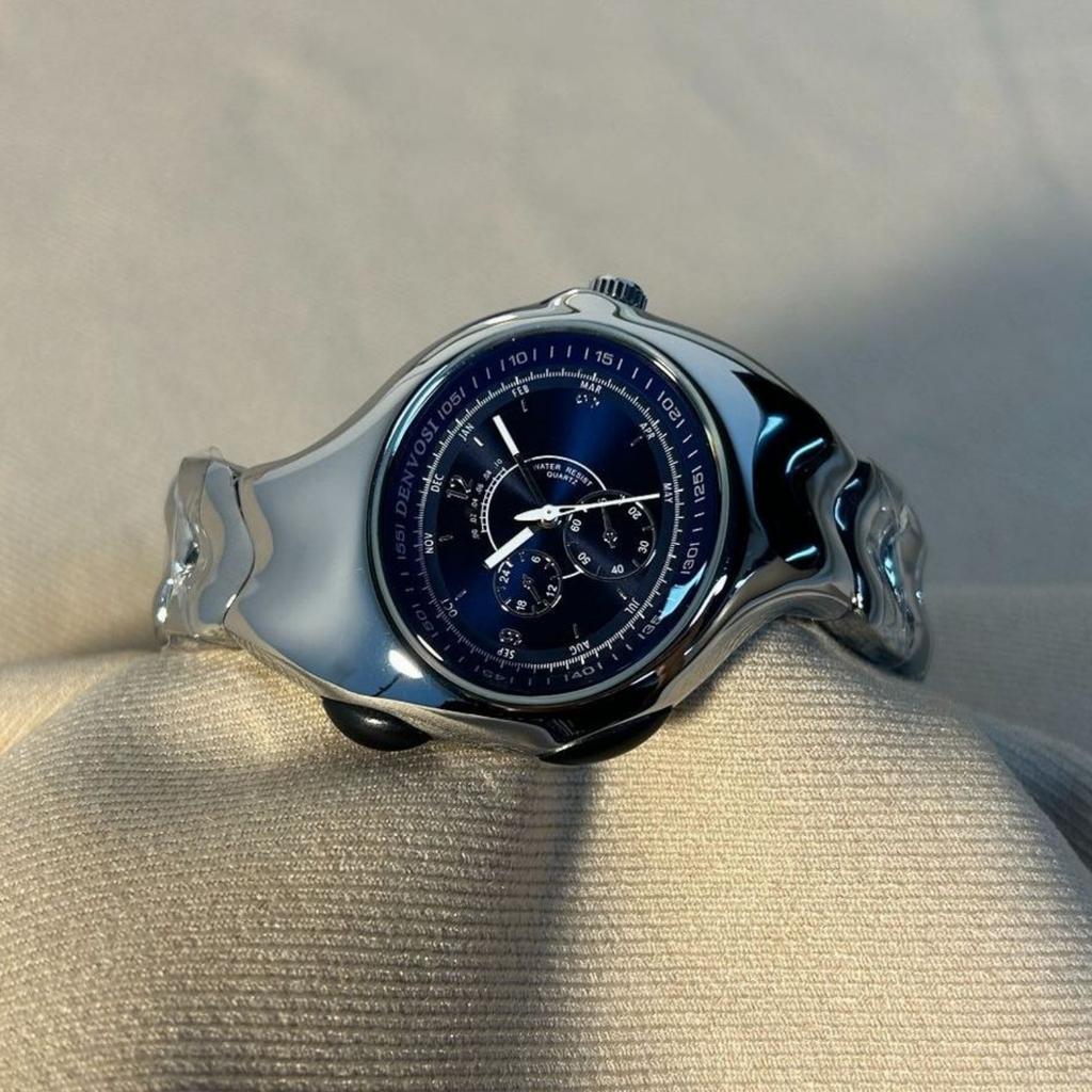 Business Fashion Twisted Case Quartz Watch Mens Creative Alien Dial Classic Unique Style Sports Men Watch Clock Mens Wristwatch