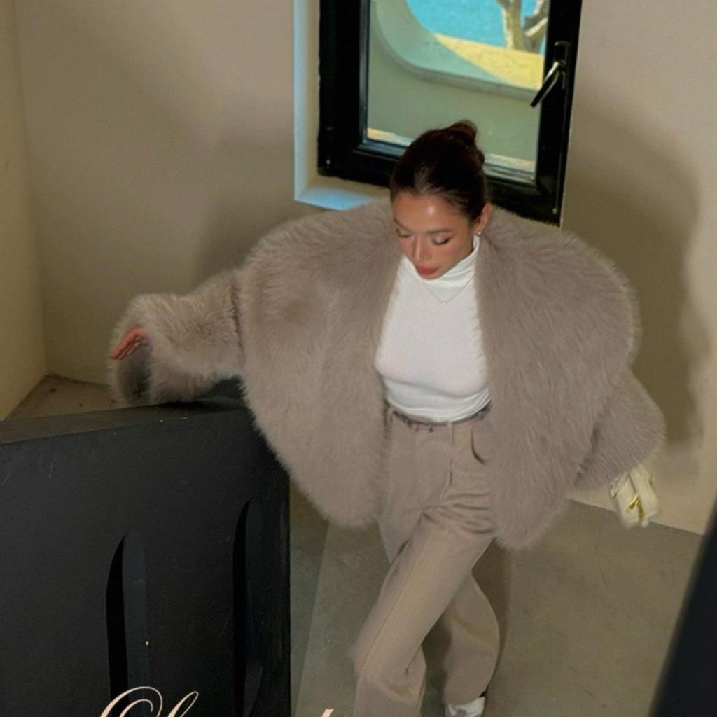 Women's Eco-Friendly Faux Fox Fur Lapel Coat - Short, Loose Fit for Winter 2025.
