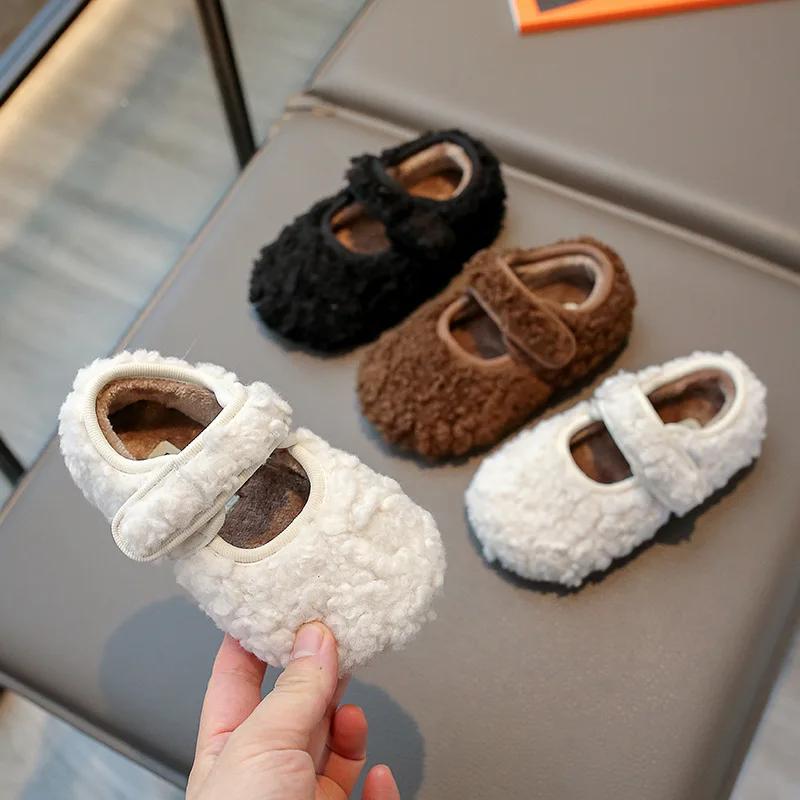 Girls Flat Shoes Cute Sweet for Winter Fashion Kids Moccasins with Fur 2024 New Children Princess Shoes Solid Color Elegant