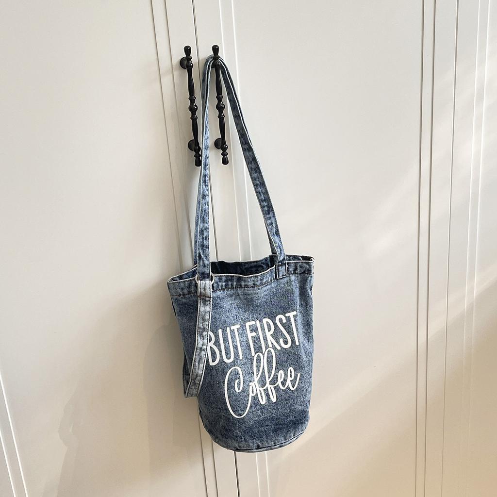New Korean Style Casual Printed Washed Denim Shoulder Bag Simple Letters Bucket Crossbody Bag Fashi and Versatile Commute Bag