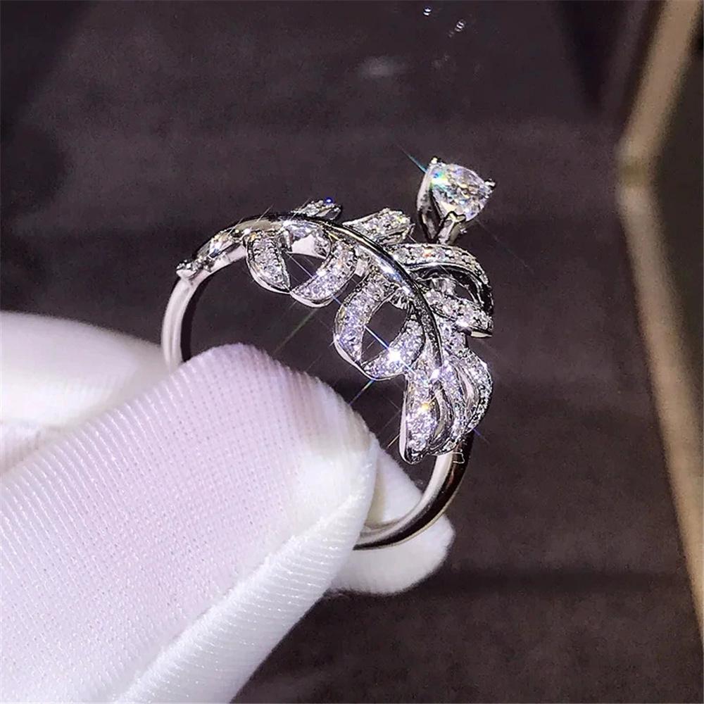 Luxury Female White Zircon Stone Silver Color Wedding  Promise Love Engagement Rings For Women