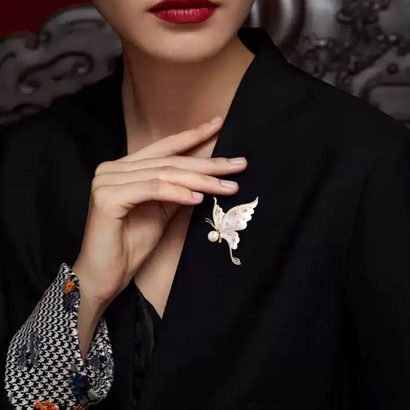 Exquisite Butterfly Brooch: High-End Women's Design Lapel Pin Corsage Accessories