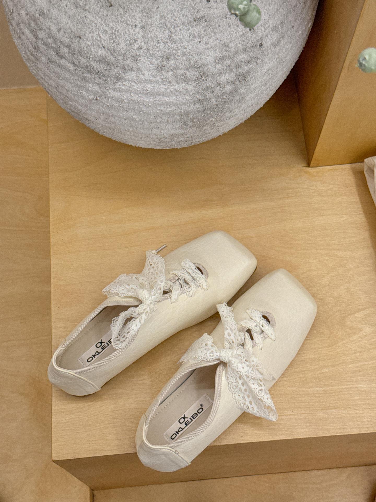 

Rose s Heart Soft Lace Strap Single Shoes Women s Spring 2025 New Square Head Shallow Mouth Versatile Flat Shoes 40