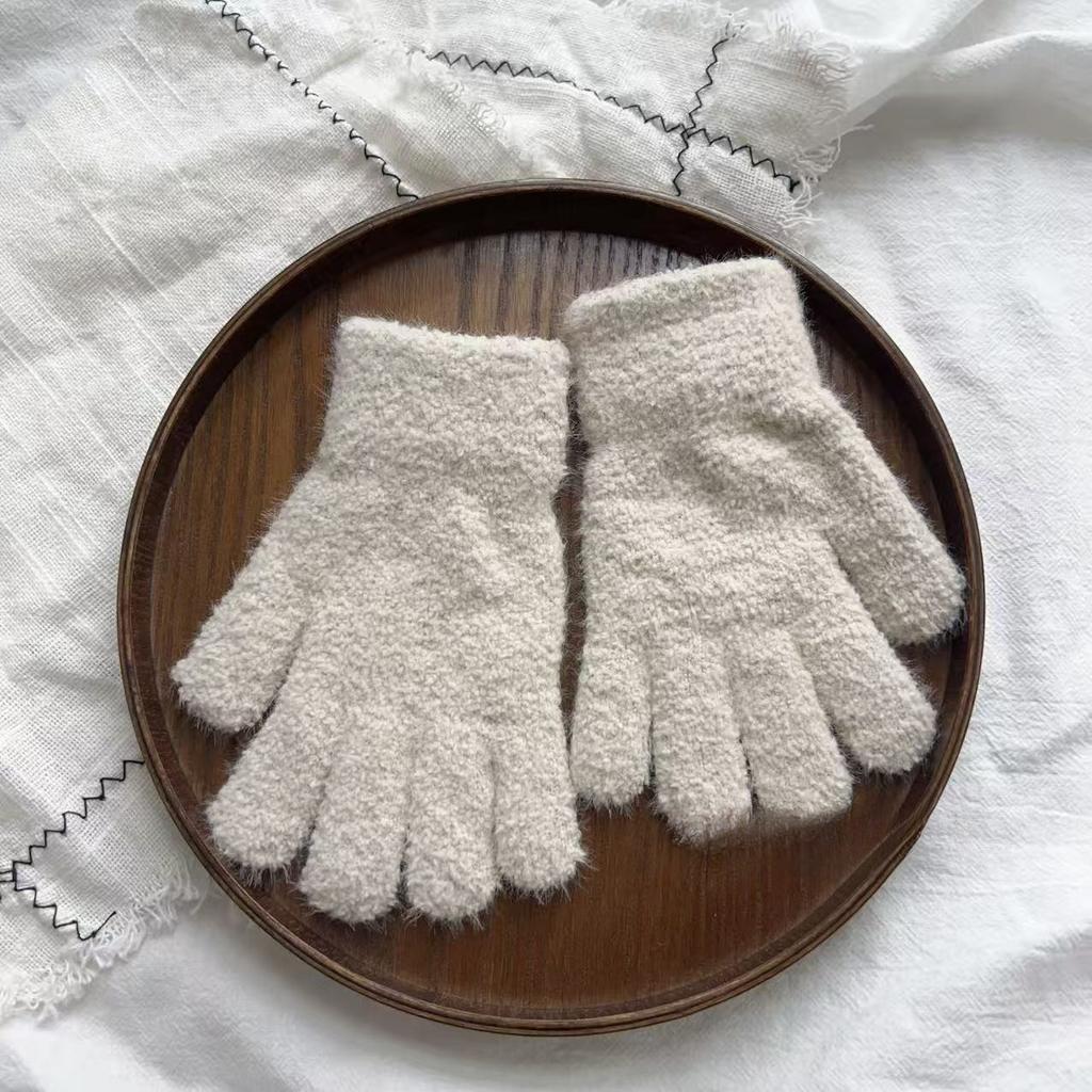 Simple and Solid Color Winter Outdoor Warm Five Fingered Soft and Glutinous Cold Proof Gloves for Boys and Girls