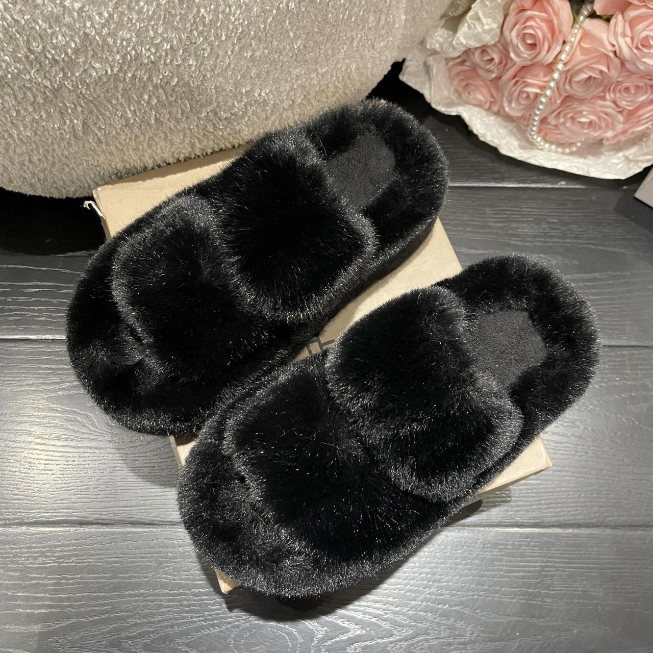 

Hairy slippers female outer wear Internet celebrity muffin thick bottom height increase thin fairy style versatile word drag female wool slippers 40 чорний