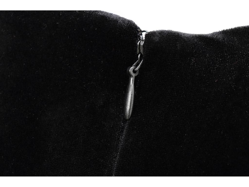 European & American Style Sleeveless Velvet Slimming Long Dress with Pleated Waist and Button Accents