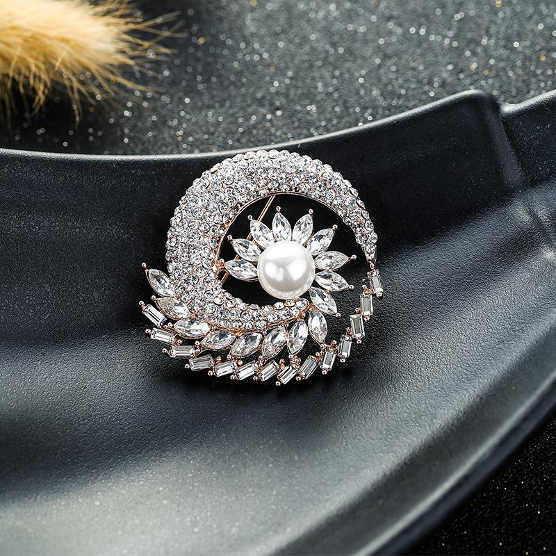 European And American Retro Flower Alloy Crystal Women Wear Brooch To Give Gifts Trend Rhinestone Jewelry Corsage