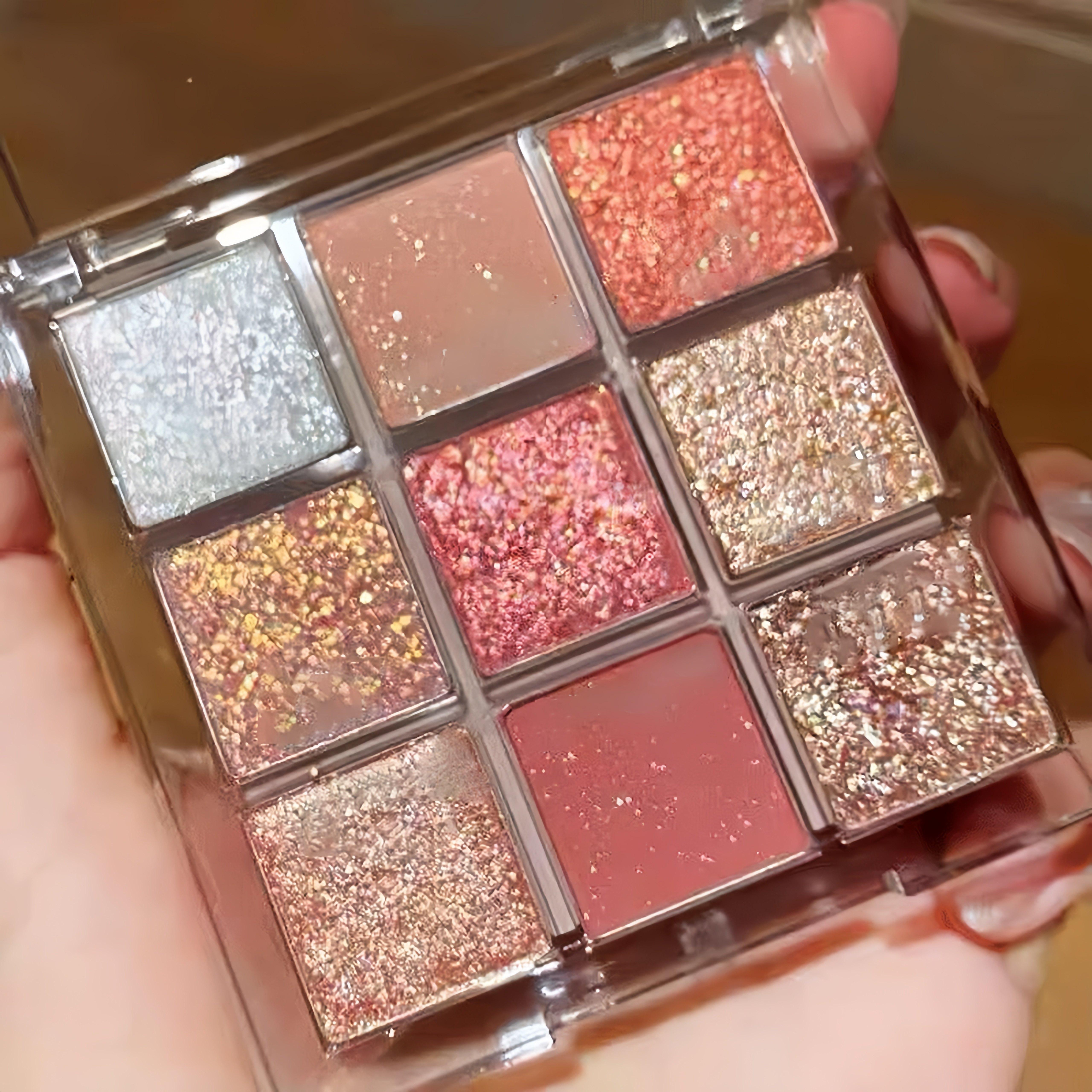 

Charming and Versatile Transparent Nine-Color Eyeshadow Palette with Shimmery Luster and Matte Finish, Long-Lasting and for Diverse Makeup Looks;