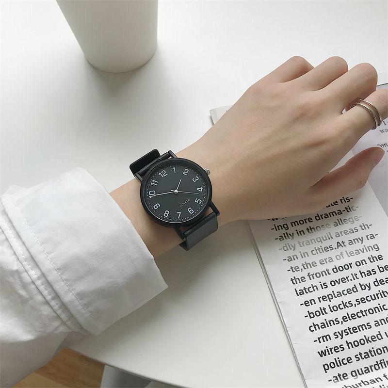 Exam-Specific Student Party Digital Watch Female Student Simple Temperament Retro Little Black Watch Trend Style