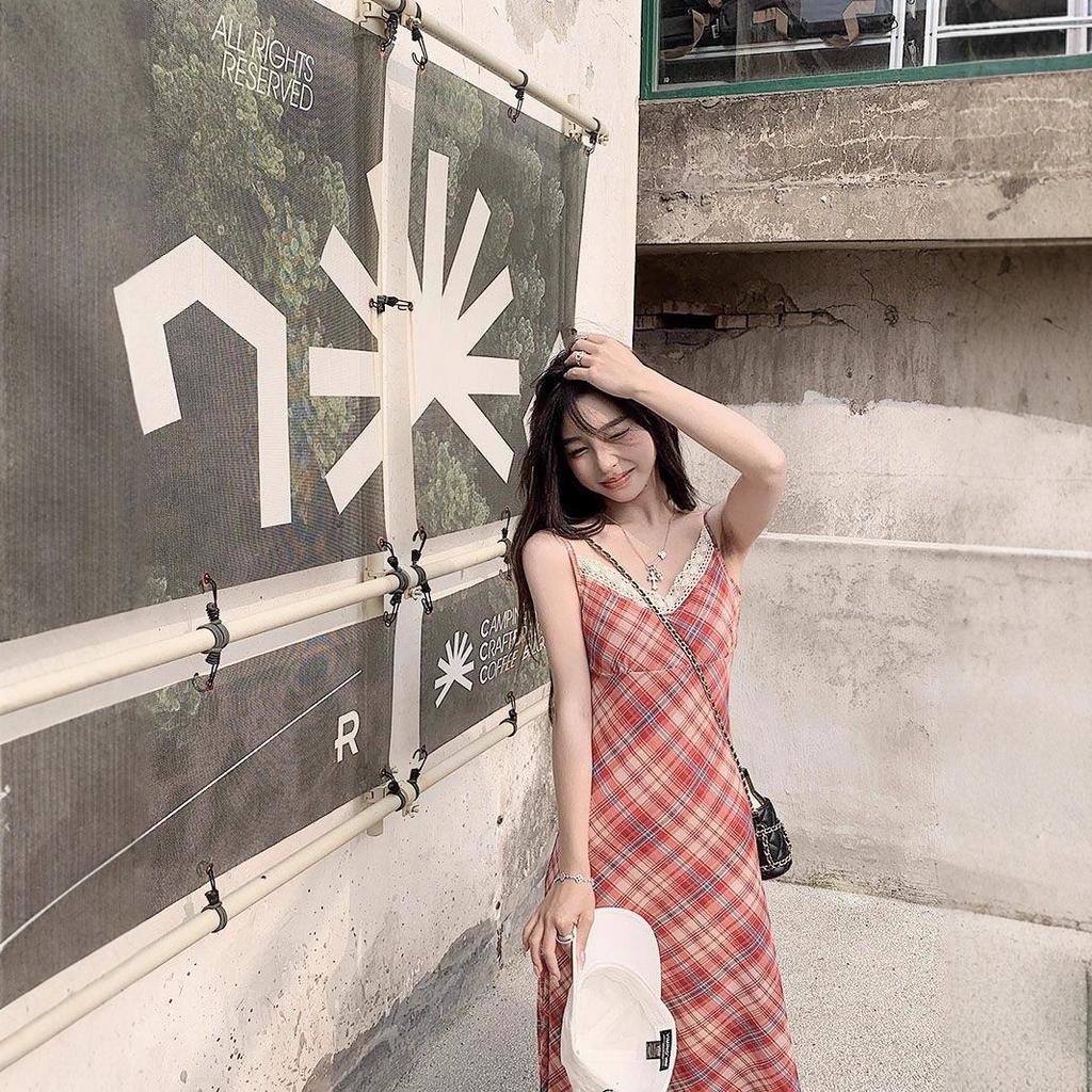 Summer new lace V-neck red plaid suspender skirt Spice girl style waist and thin holiday hip-wrapped dress