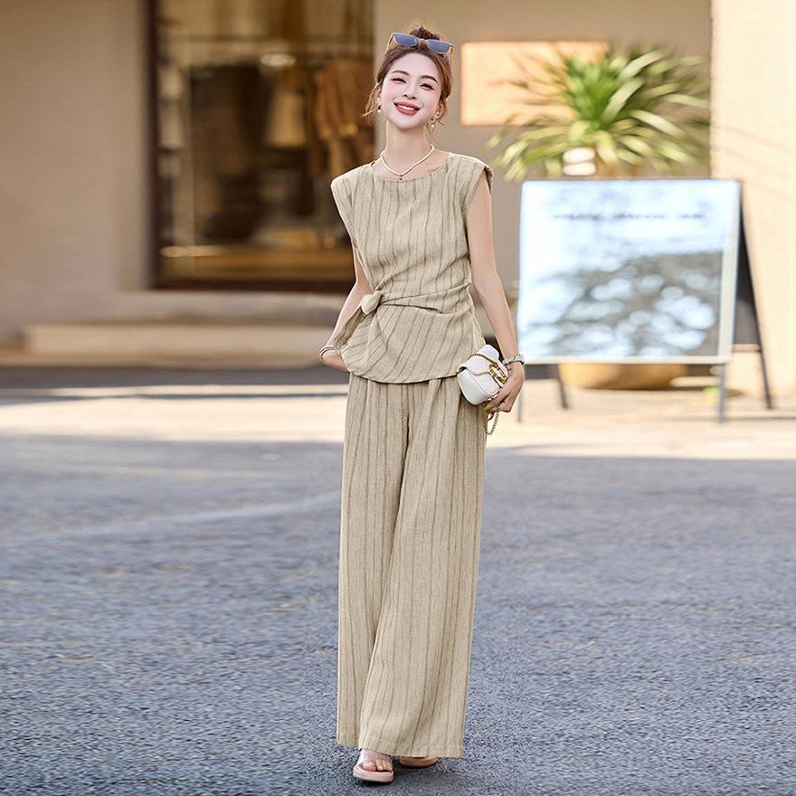 Summer New Fashion Design Sense Royal Sister Fan Temperament Striped Sleeveless Top Wide Leg Pants Two-piece Set Women