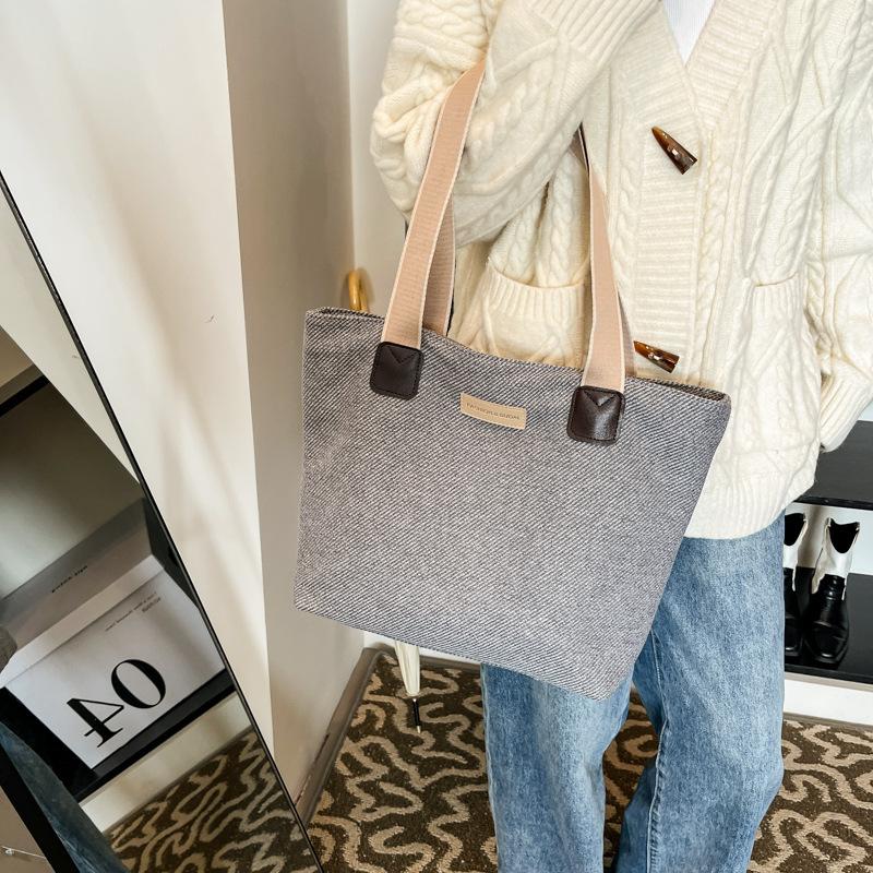 Autumn and Winter Woolen New Handbag Women's Large-capacity Casual Simple Shoulder Bag College Student Literary and Versatile Class Bag